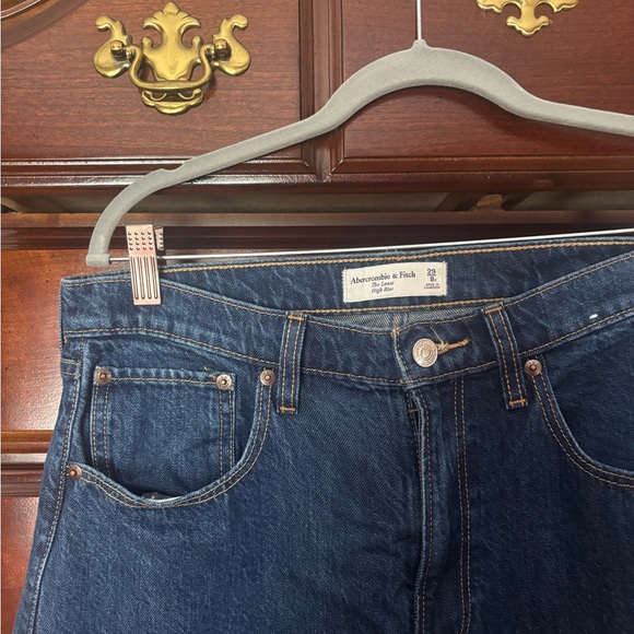 High Rise Loose Jeans - Picture 3 of 5